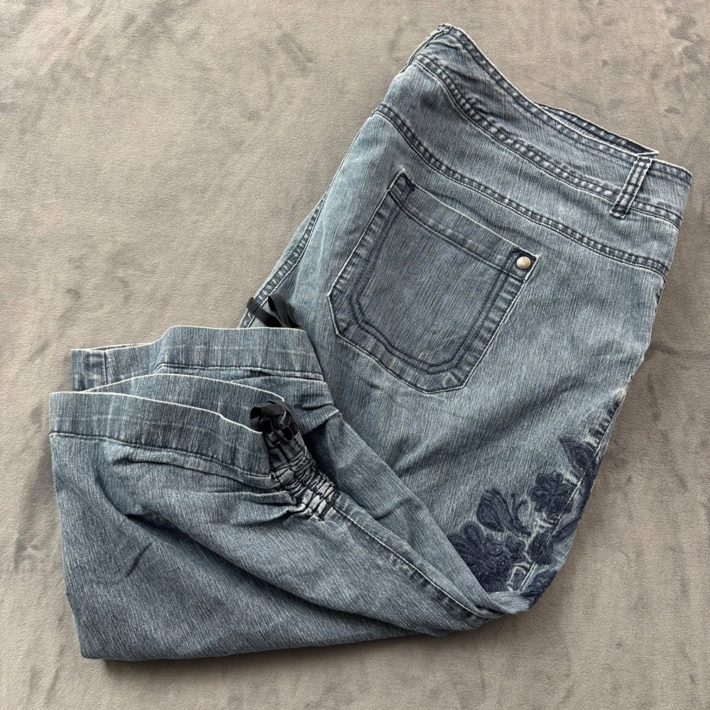 Gloria Vanderbilt Womens 18W Blue Embroidered Capri Jeans Ruched Hem Crop Pants